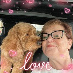 Meet your Posher, Carrie